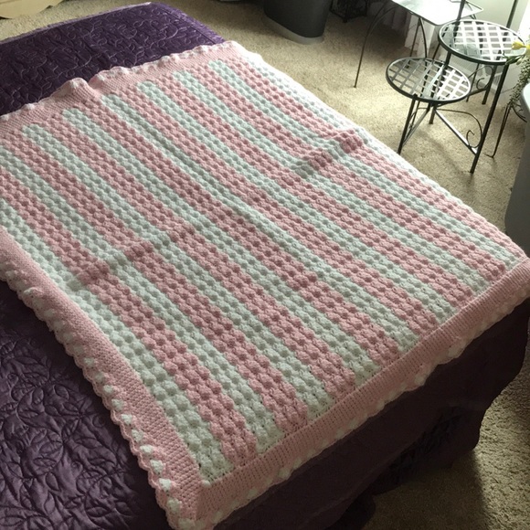 Handmade Crotchet Pink and White Throw Blanket - Picture 3 of 5
